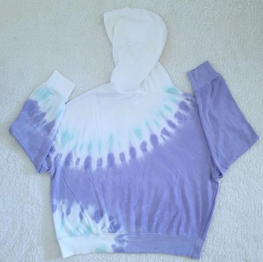 Wildfox🦊 Periwinkle Tie Dye☮️ Hoodie - NWT - Picture 2 of 16